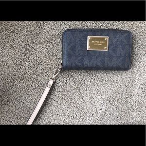 Michael Kors Wristlet Wallet